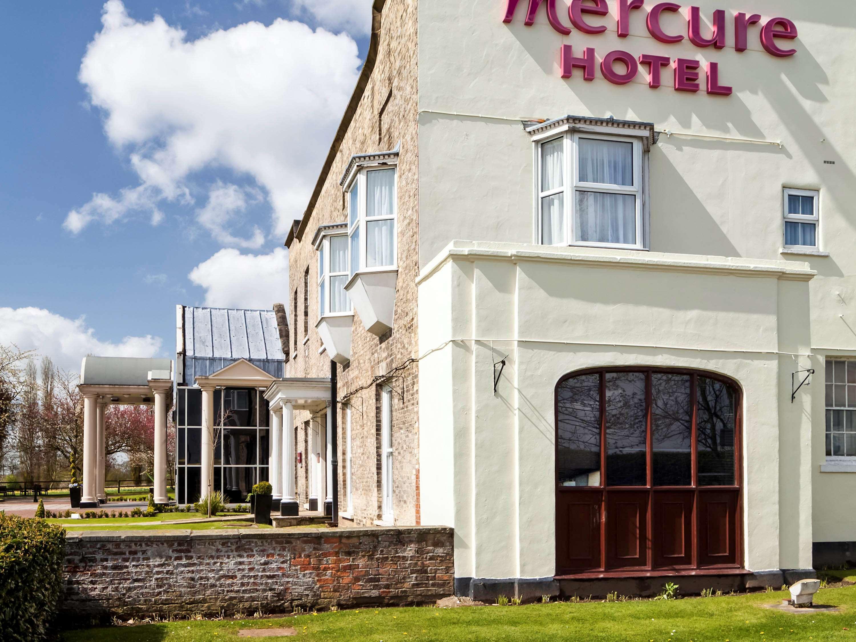 Mercure York Fairfield Manor Hotel Екстер'єр фото
