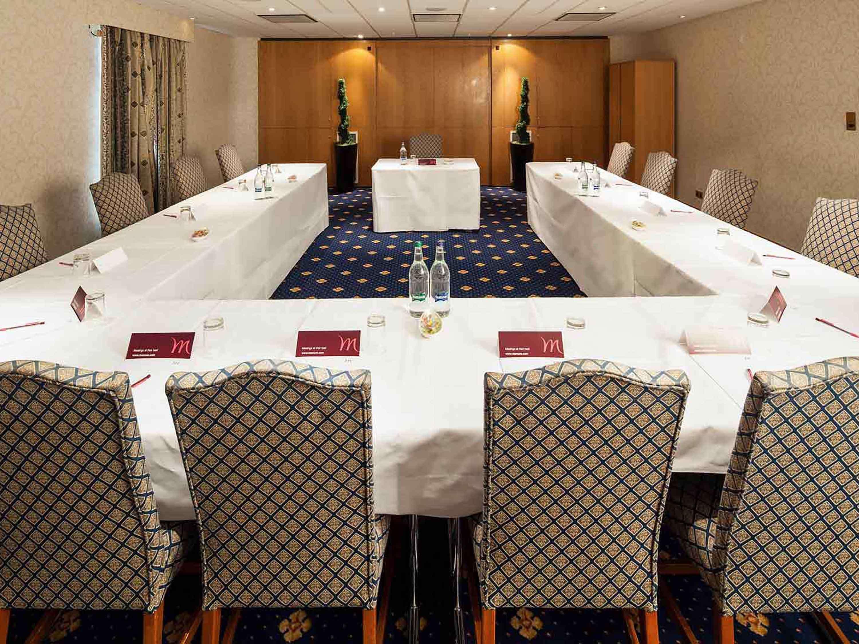 Mercure York Fairfield Manor Hotel Екстер'єр фото