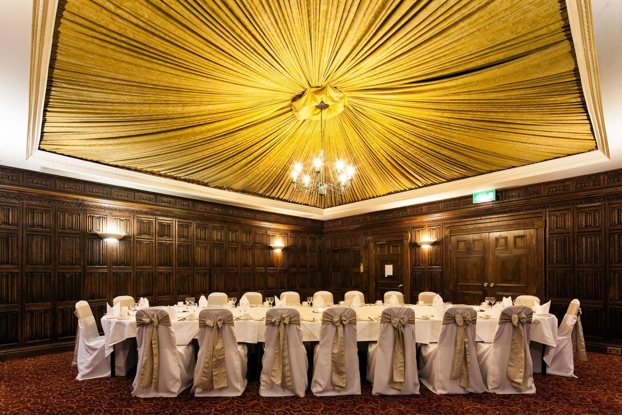 Mercure York Fairfield Manor Hotel Екстер'єр фото